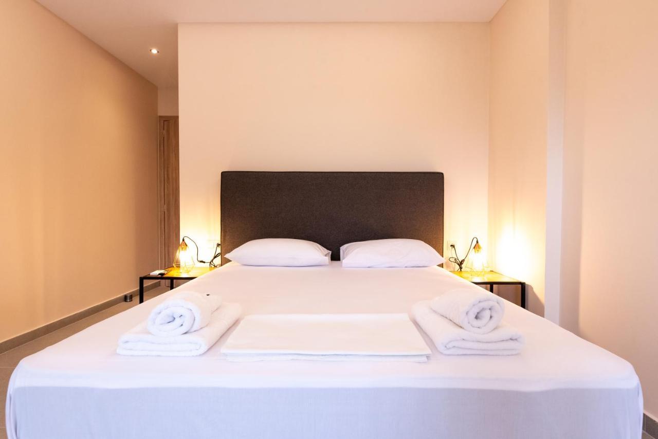 Mini Suites Near Athen'S Airport Free Shuttle From And To Athen'S Airport Szpáta Kültér fotó