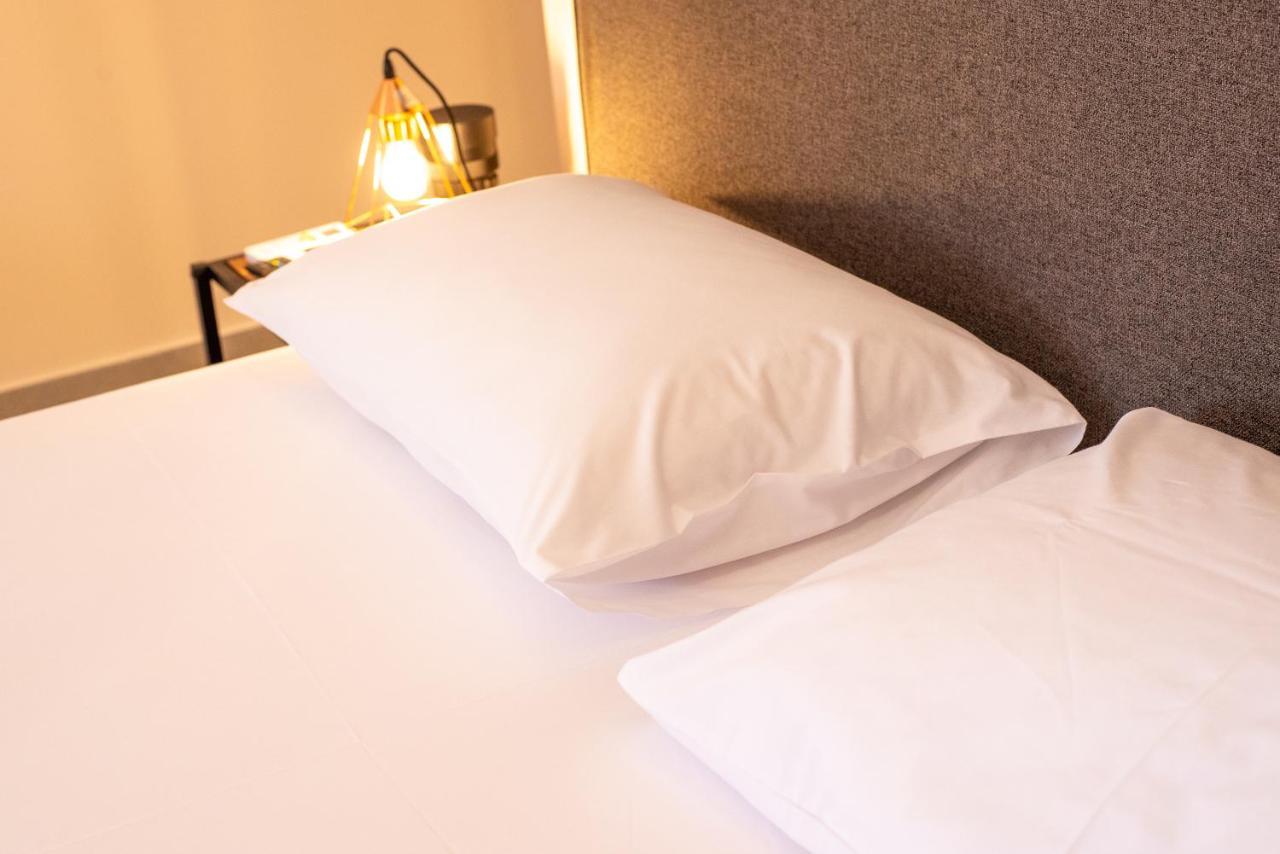 Mini Suites Near Athen'S Airport Free Shuttle From And To Athen'S Airport Szpáta Kültér fotó