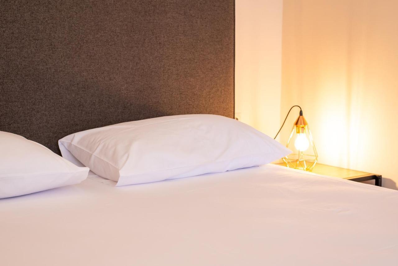 Mini Suites Near Athen'S Airport Free Shuttle From And To Athen'S Airport Szpáta Kültér fotó
