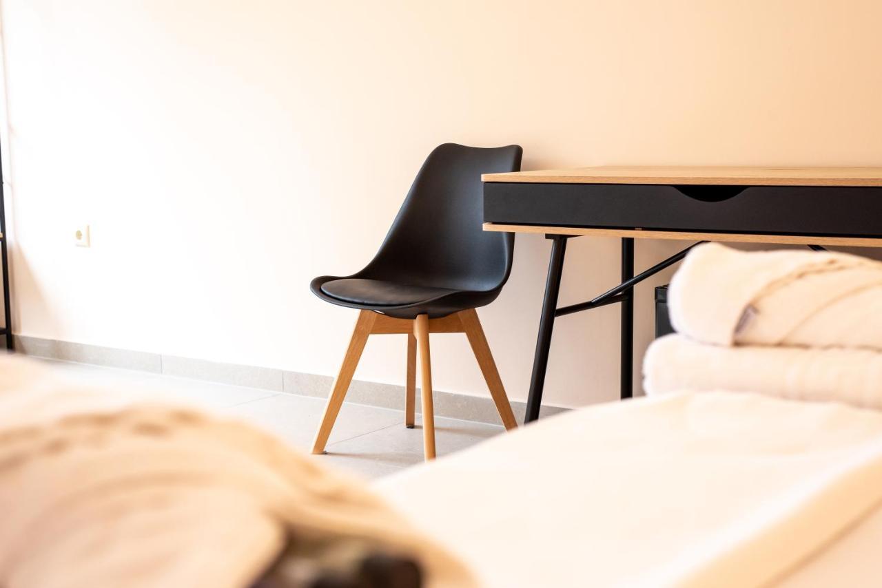 Mini Suites Near Athen'S Airport Free Shuttle From And To Athen'S Airport Szpáta Kültér fotó