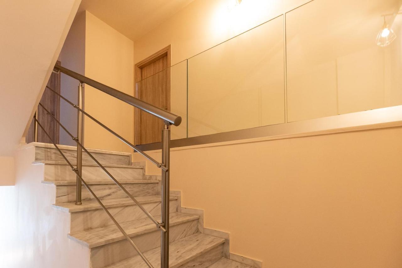 Mini Suites Near Athen'S Airport Free Shuttle From And To Athen'S Airport Szpáta Kültér fotó